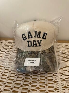 Zenana Outfitters Game Day Camo Baseball Cap - Cream and Green